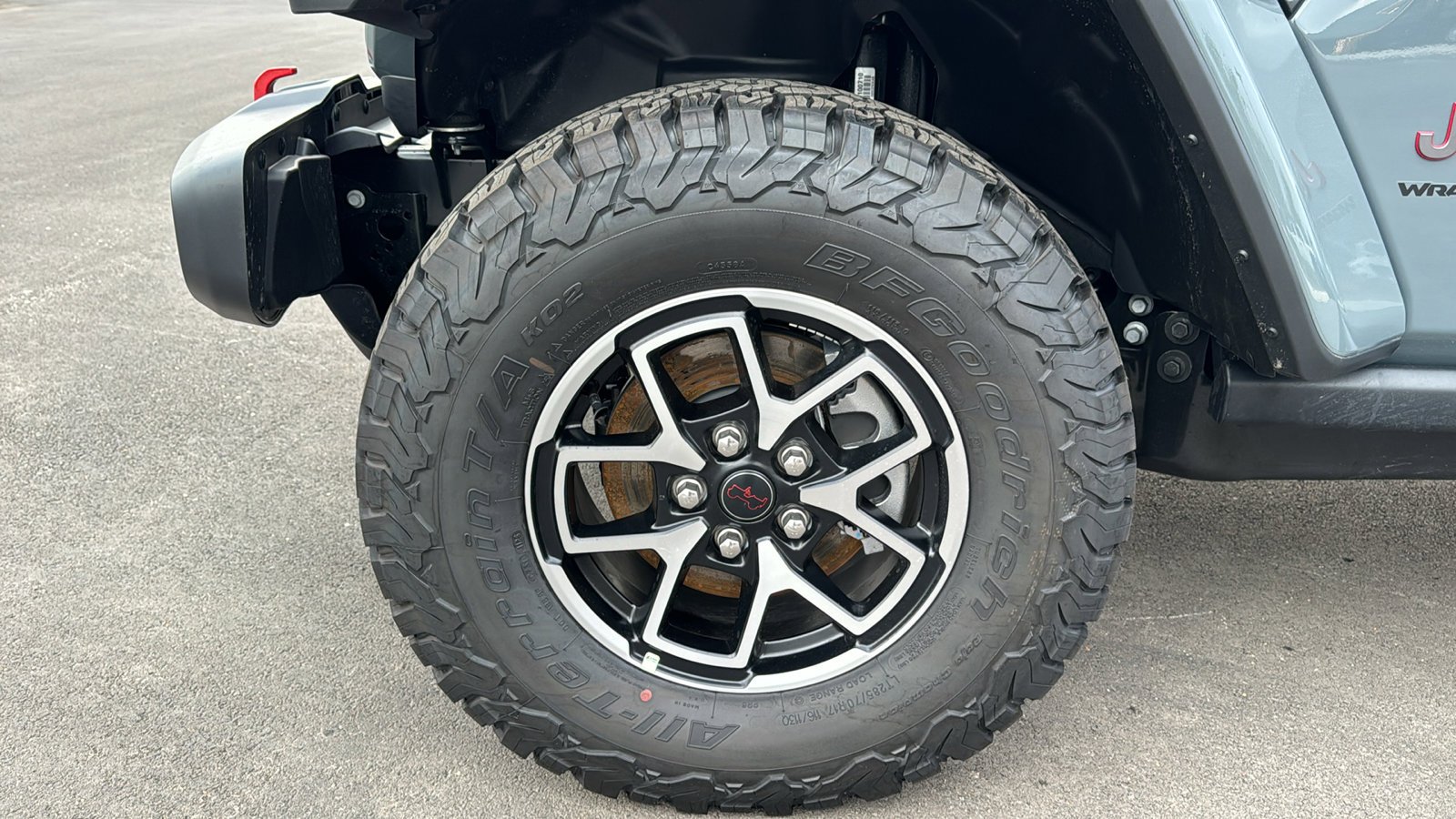 New 2026 Anvil Clear-Coat Exterior Paint Jeep Rubicon image 9