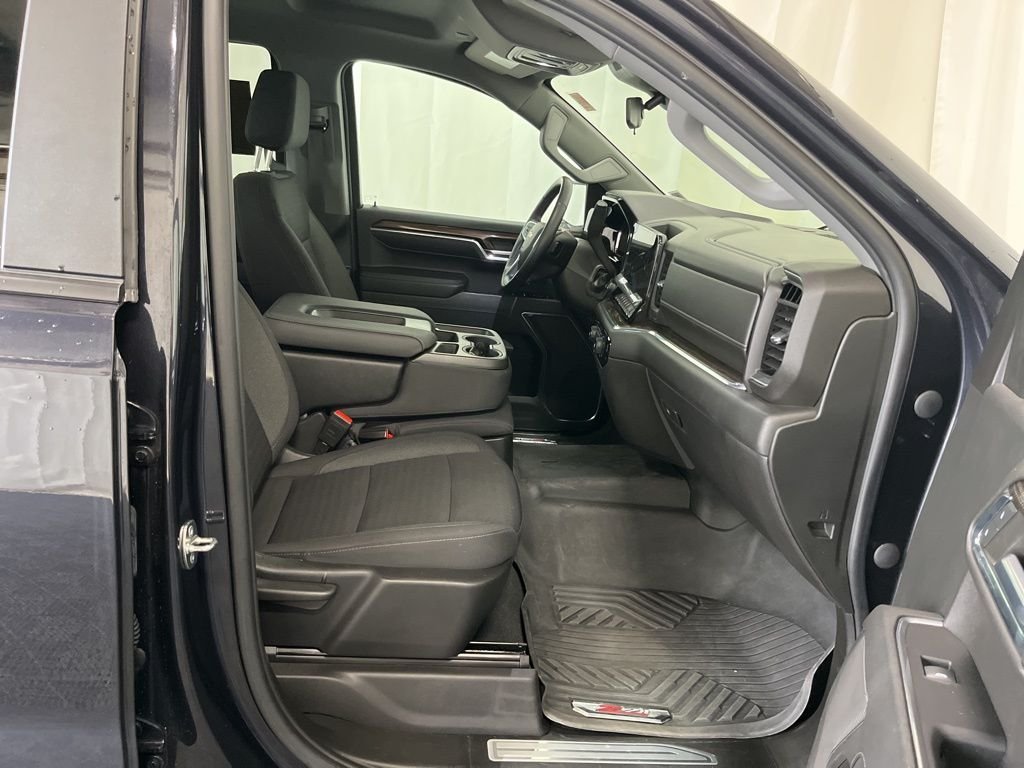 2023 Chevrolet Silverado 1500 LT - Photo 18