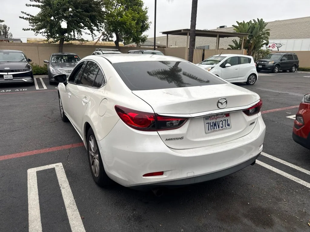 Used 2015 White Mazda i Sport image 2