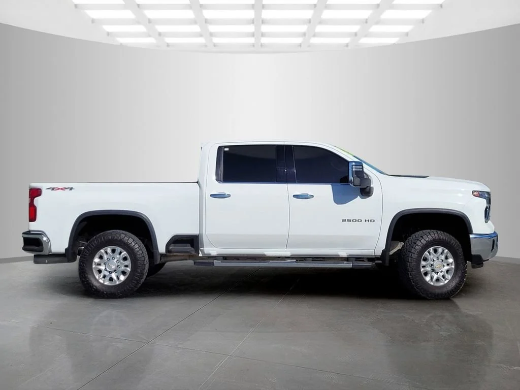 Used 2024 Summit White Chevrolet LTZ image 3