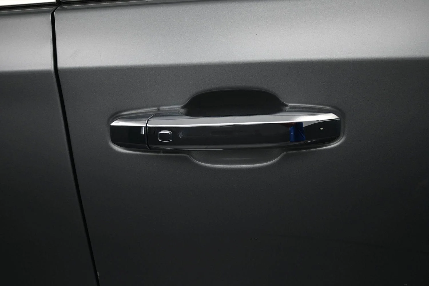 Used 2023 SILVER                    GMC  image 8