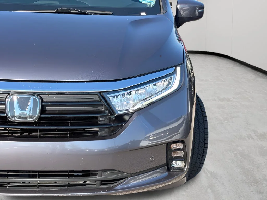 Used 2022 Modern Steel Metallic Honda Touring image 5