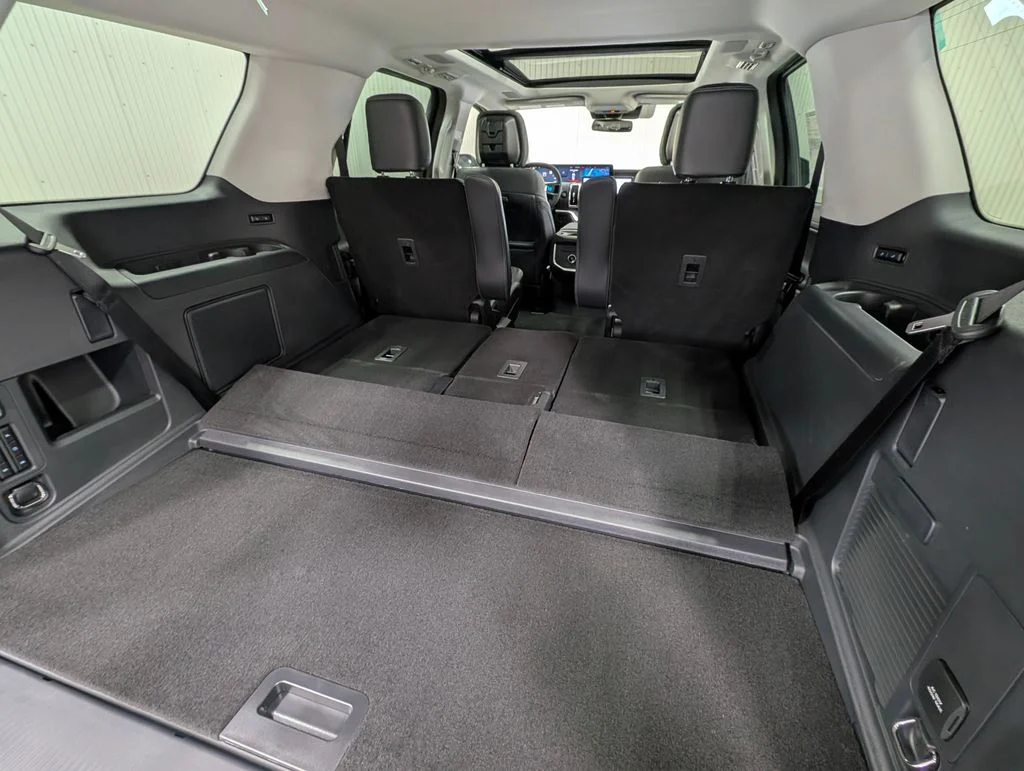 New 2027 Glacier Gray Metallic Tri-Coat Ford Platinum image 23