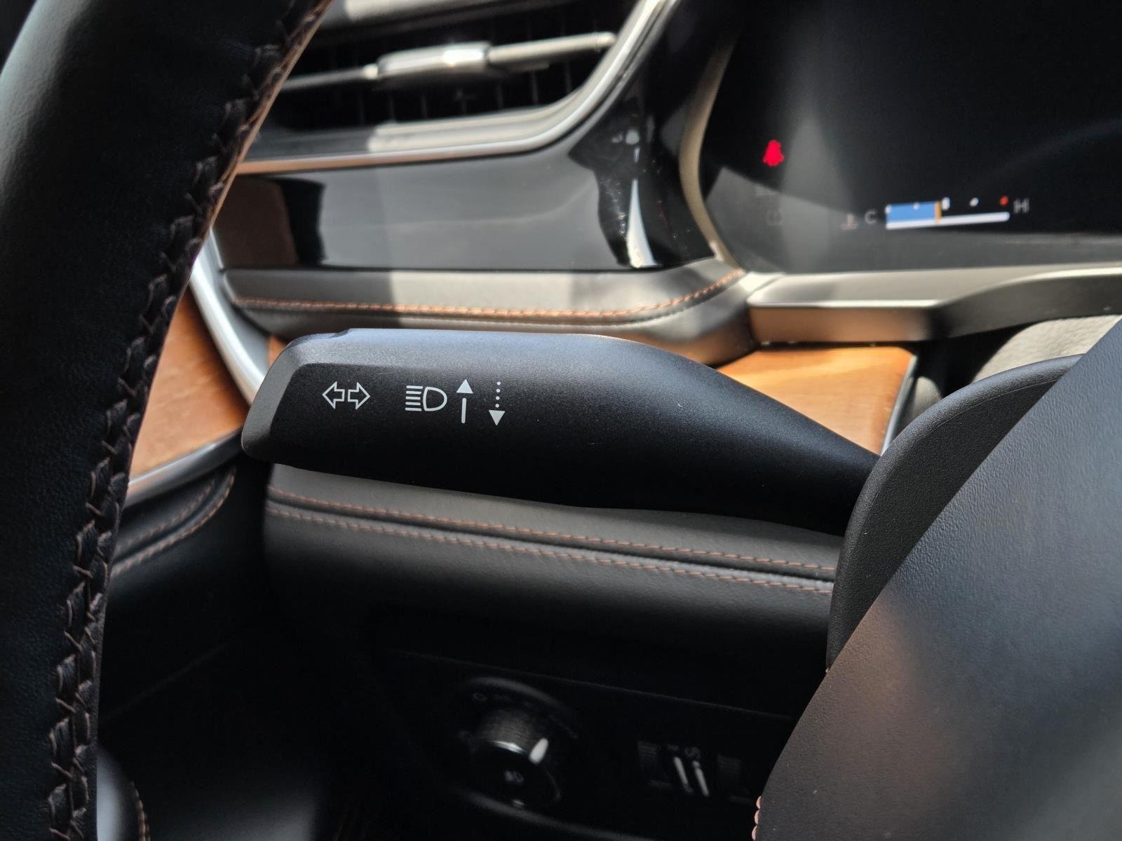 Used 2022 Silver Zynith Jeep Summit Reserve image 23