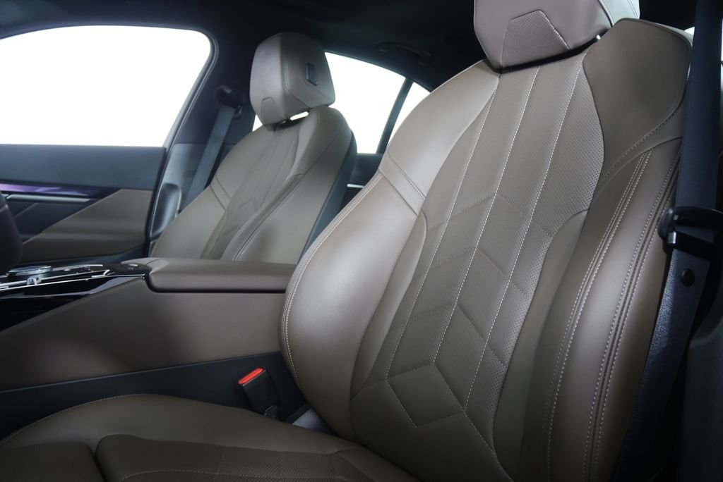 Certified Used 2026 Brooklyn Grey Metallic BMW 540i xDrive image 10