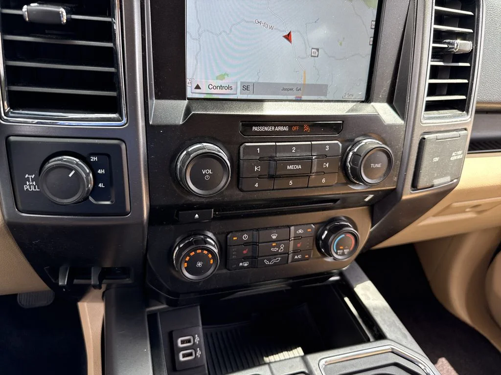 Used 2017 Red Ford XLT image 29