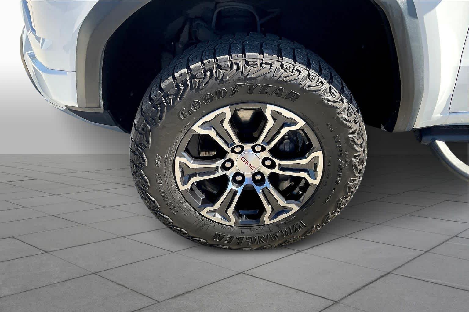Used 2023 Summit White GMC AT4 image 11