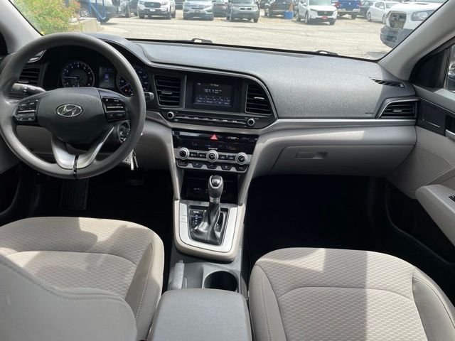 Used 2020 Phantom Black Hyundai SE image 10
