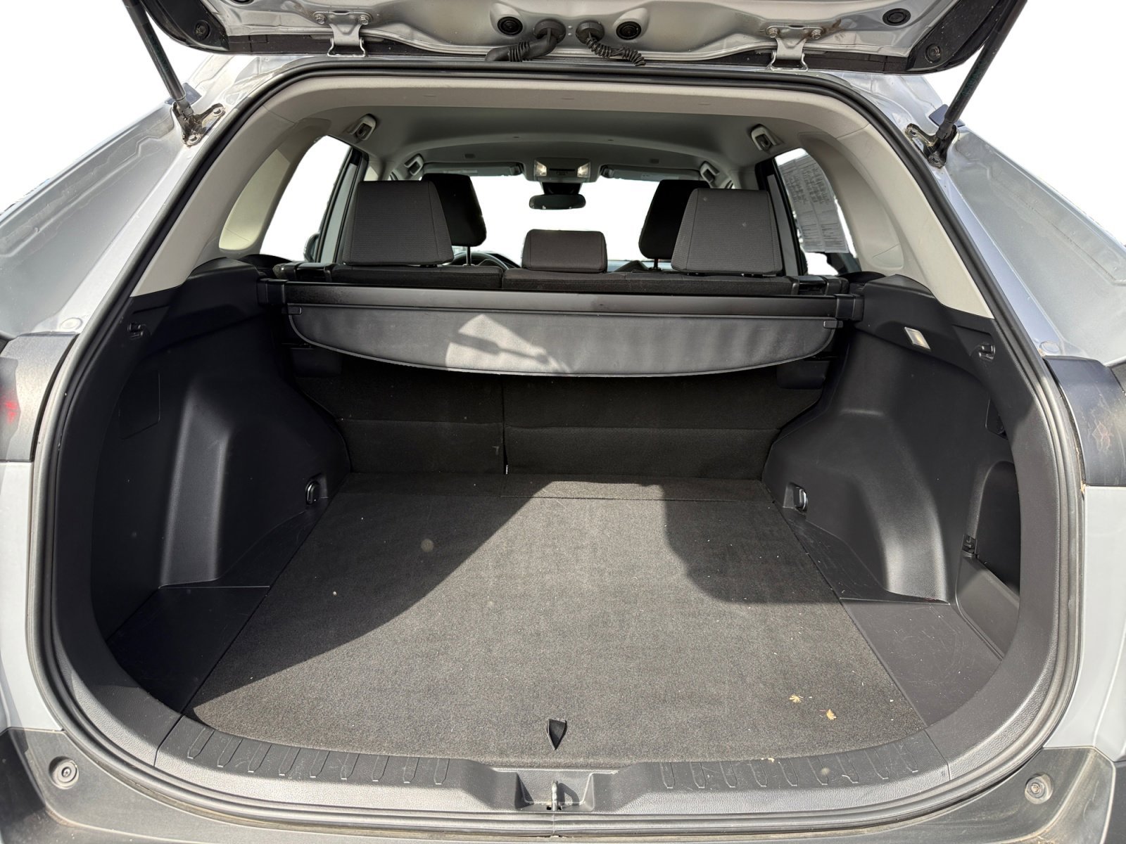 Used 2025 Silver Sky Metallic Toyota XLE image 17