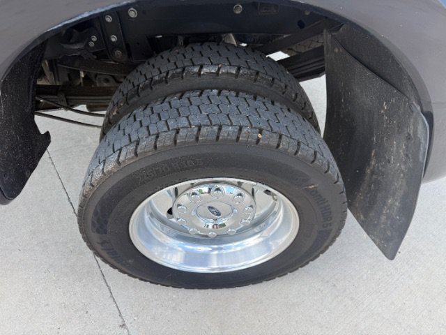 Used 2019 Black Ford Platinum image 11