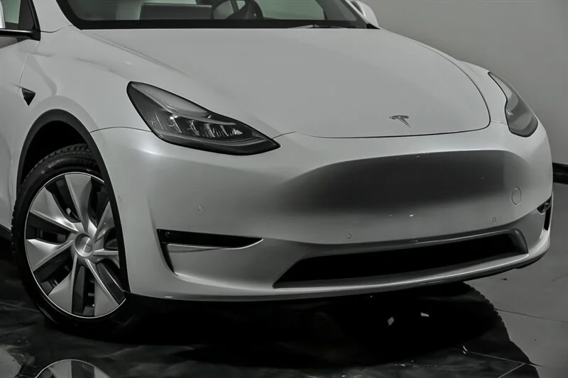 Used 2021 Tesla Model Y Long Range with VIN 5YJYGDEE2MF258411 for sale in Aurora, IL