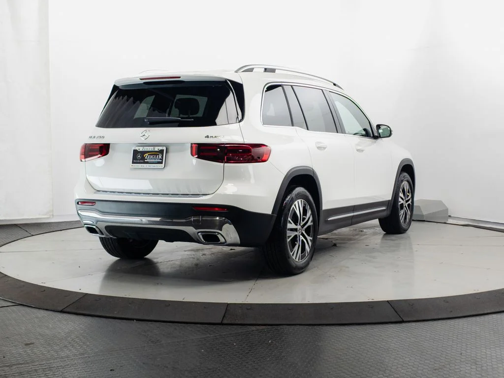 Certified Used 2026 Polar White Mercedes-Benz GLB 250 image 28