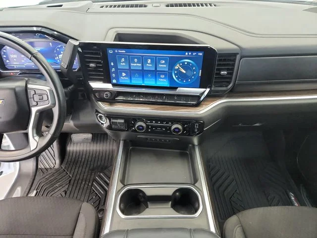 Used 2025 White Chevrolet LT image 26