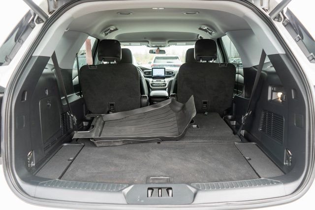 Used 2022 White Metallic Ford XLT image 10
