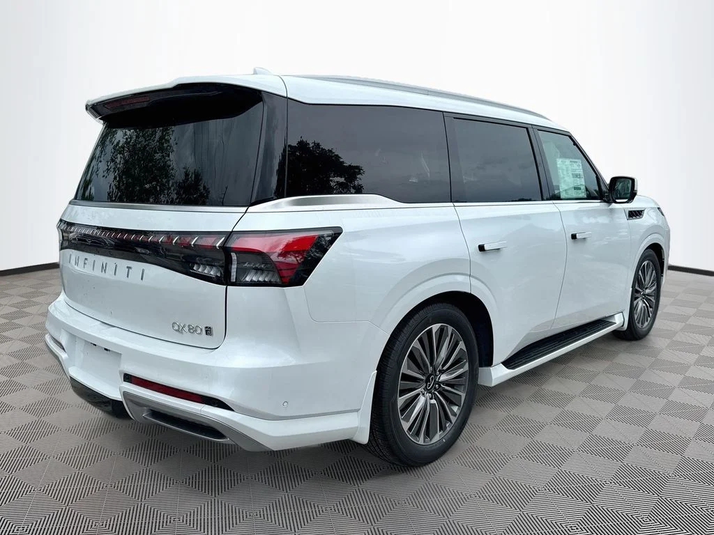 New 2027 RADIANT WHITE INFINITI Luxe 4WD image 5