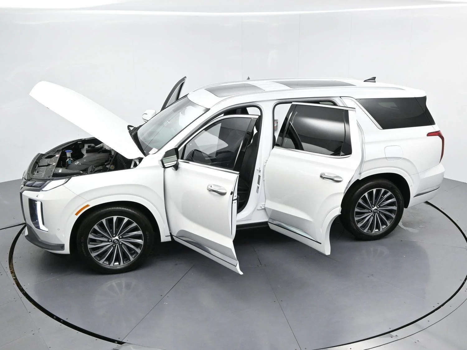 Used 2024 Hyper White Hyundai Calligraphy image 42