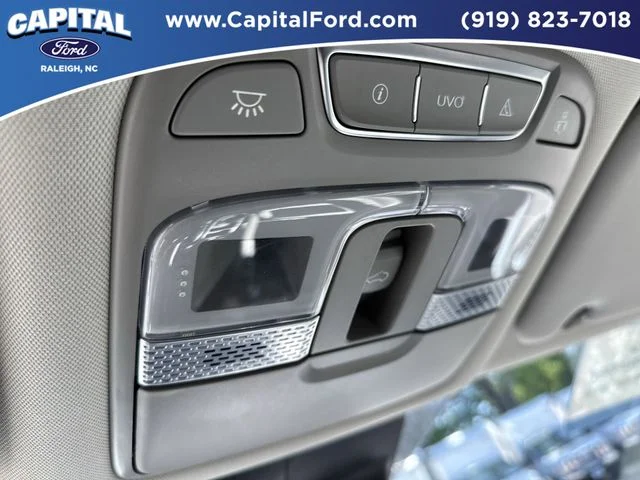 Used 2021 White Kia S image 33
