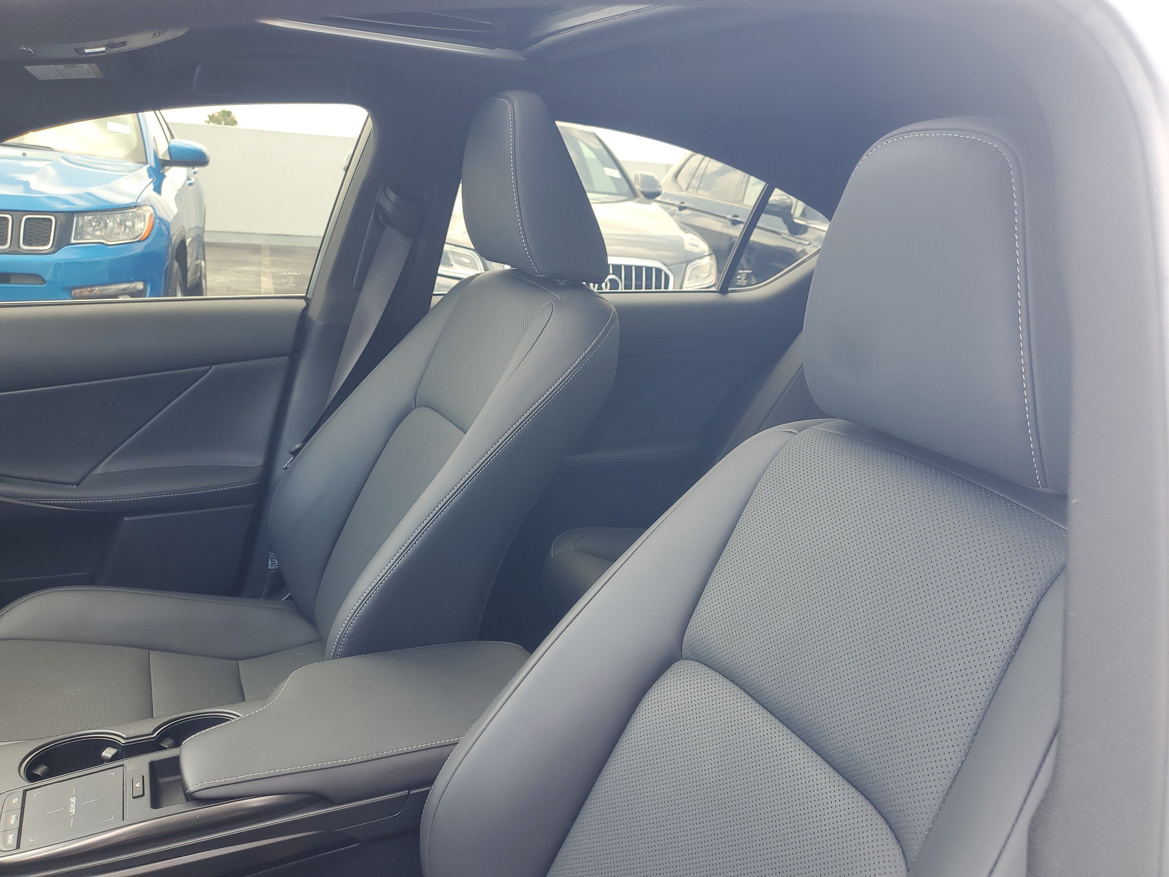 Used 2025 White Pearl Lexus IS 300 image 16