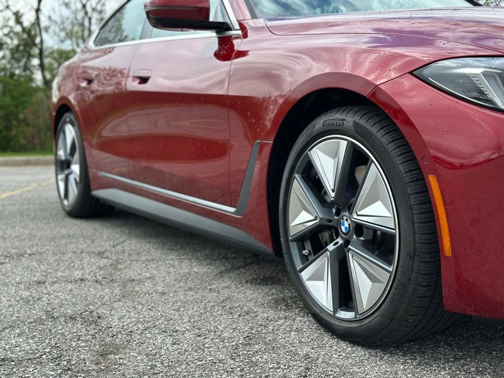 2025 BMW i4 40 - Photo 9