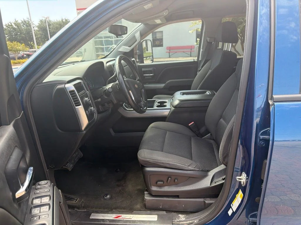 Used 2018 Blue Chevrolet LT image 12