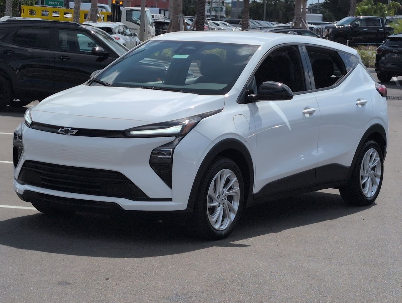 New 2027 Summit White Chevrolet LT image 4