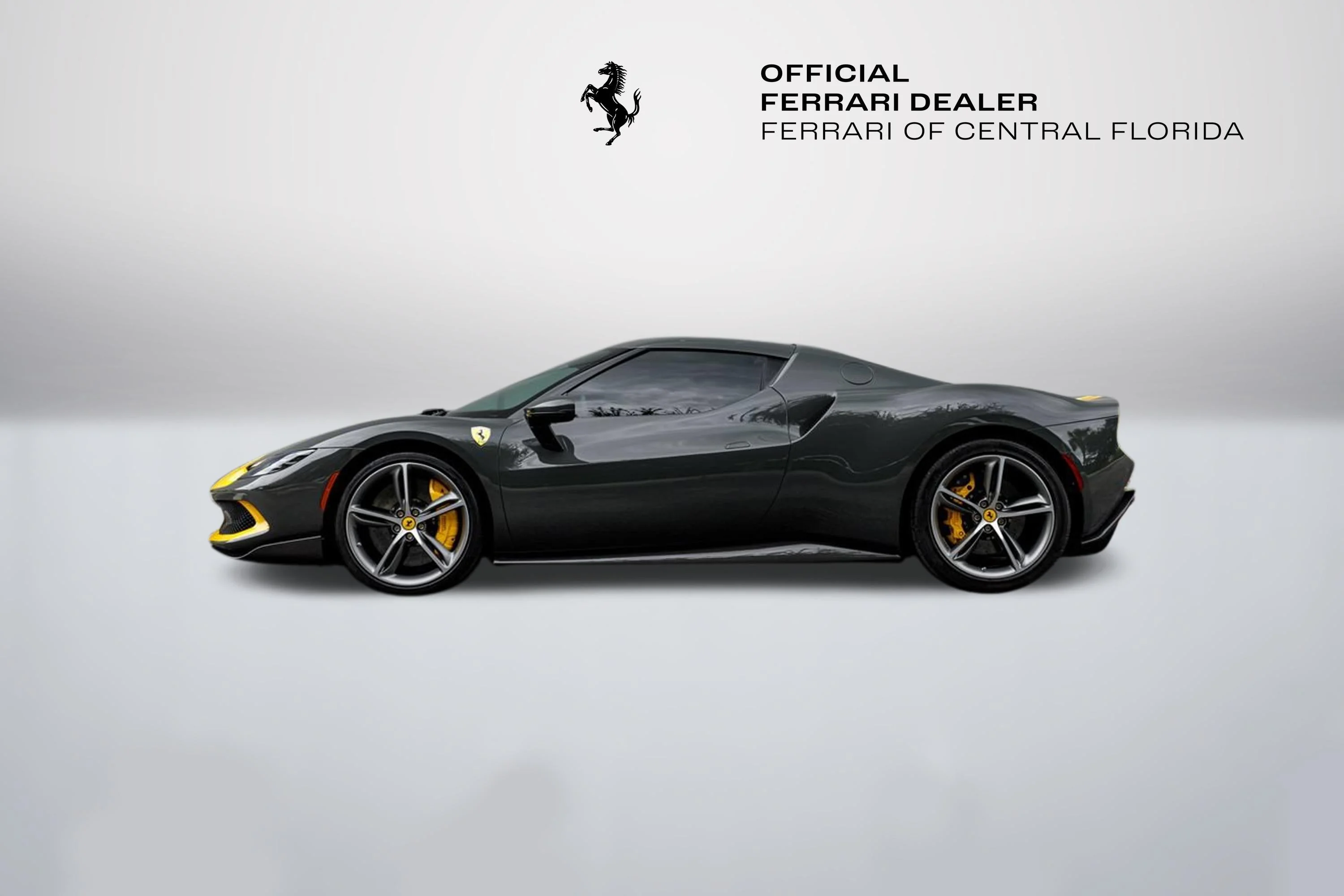 Used 2022 Grigio Scuro Ferrari  image 2
