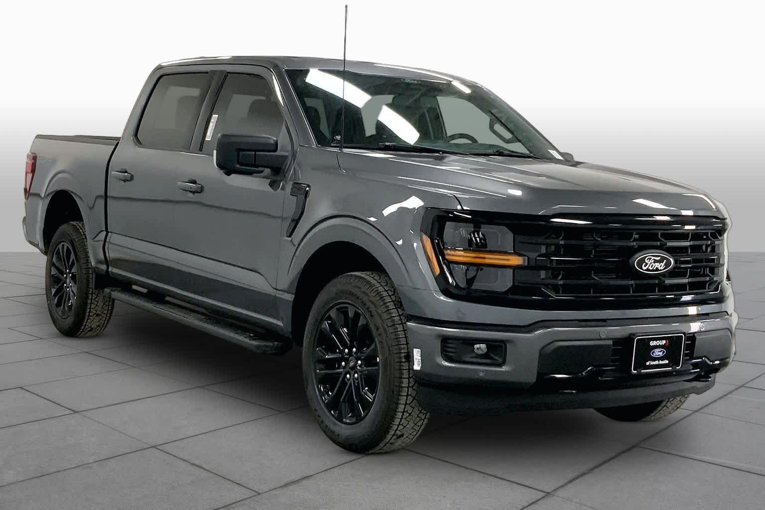 New 2026 Carbonized Gray Metallic Ford XLT image 2