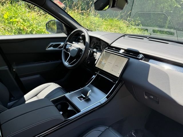 New 2026 Santorini Black Land Rover P250 Base image 19