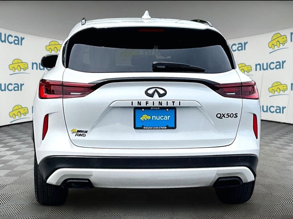 Used 2024 White INFINITI SPORT image 5