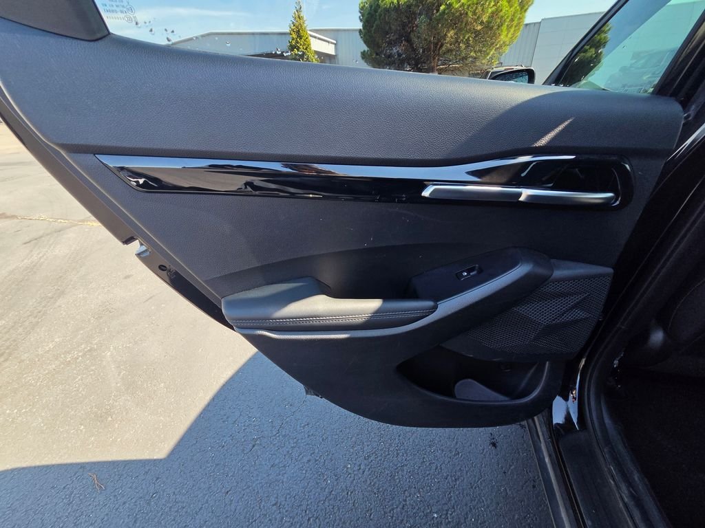 Used 2024 Black Kia S image 12