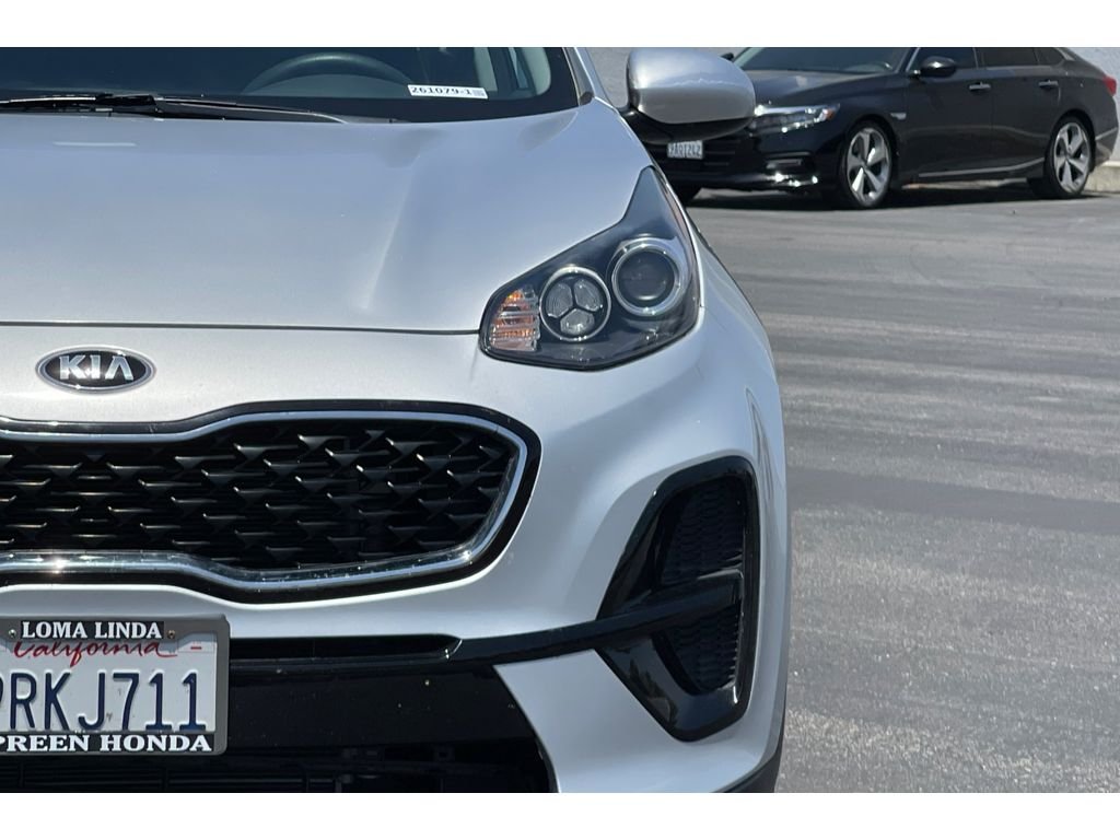 Used 2021 Sparkling Silver Kia LX image 19