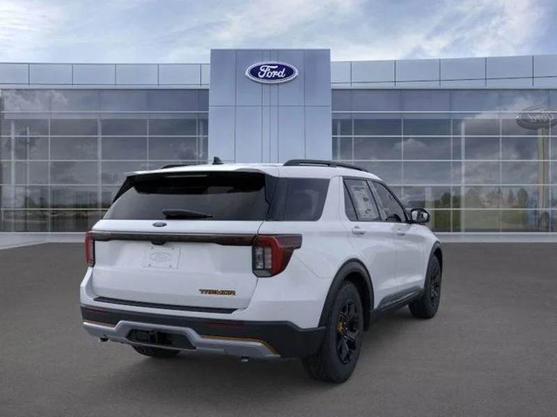 New 2026 Space White Metallic Ford Tremor® image 8