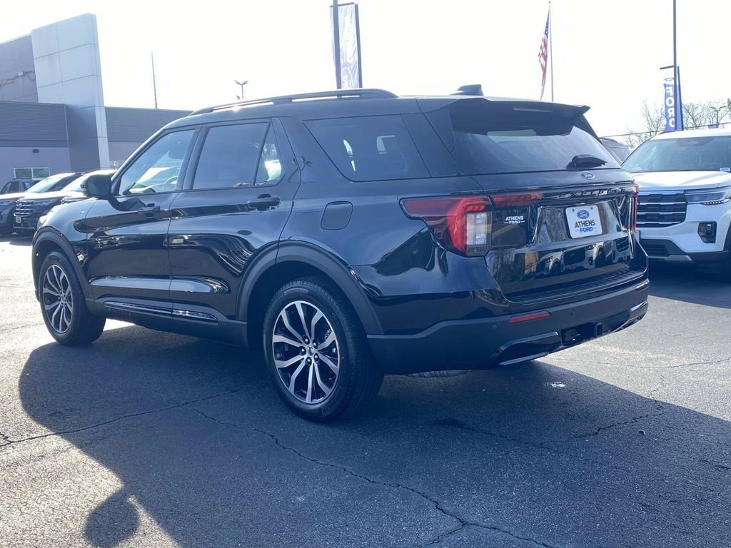 New 2026 Agate Black Metallic Ford ST-Line image 4