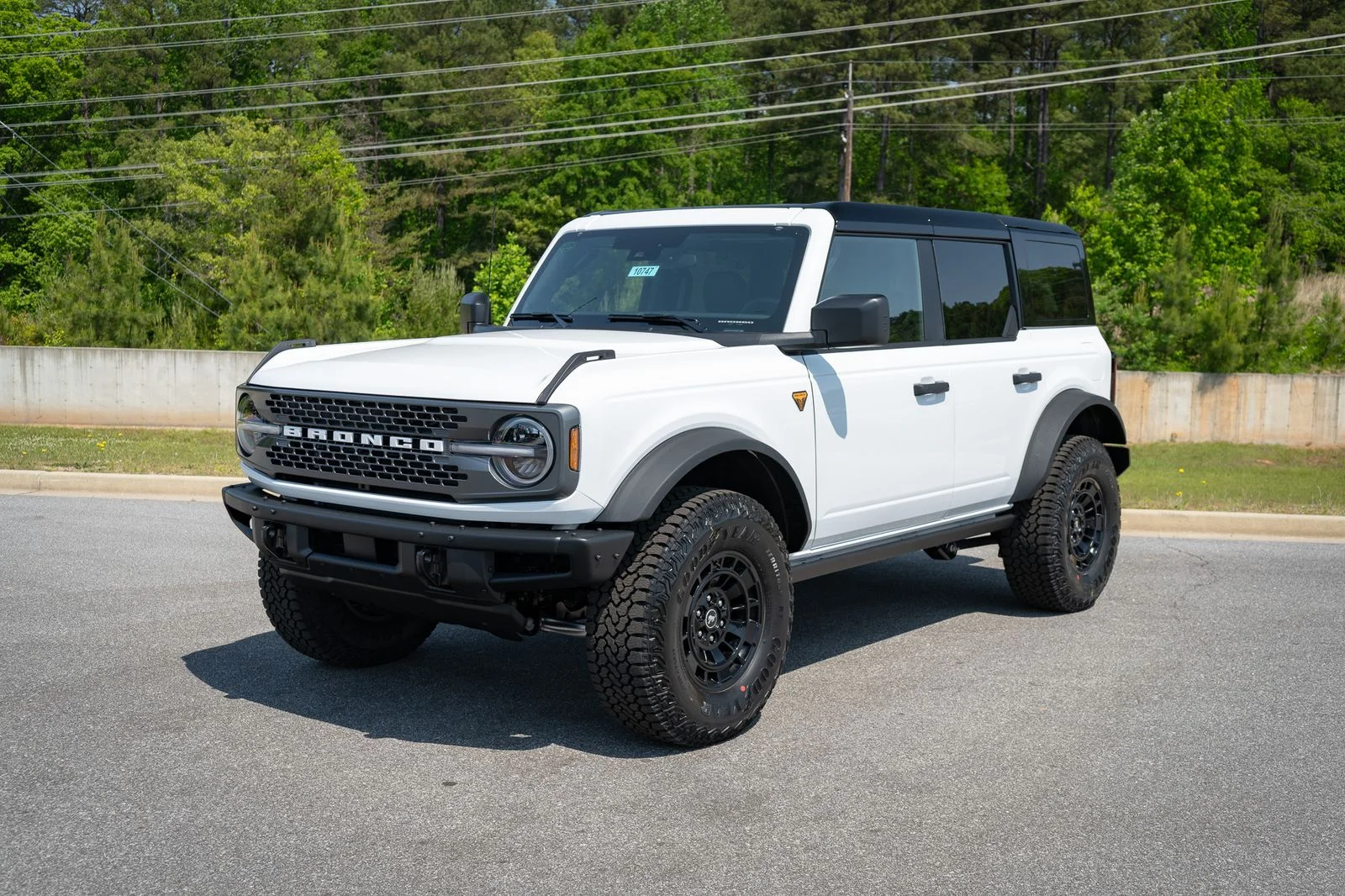New 2026 Oxford White Ford Badlands® image 8