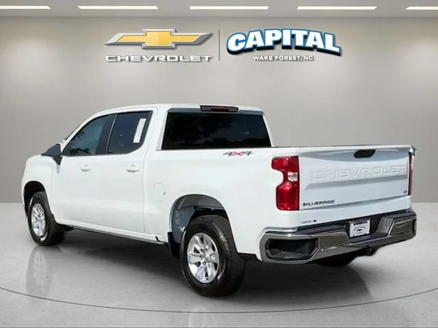 Used 2025 Summit White Chevrolet LT image 4