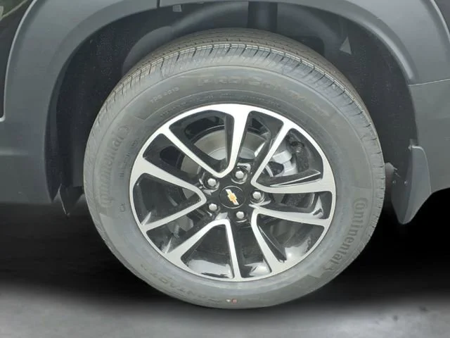 New 2026 Mosaic Black Metallic Chevrolet LT image 25