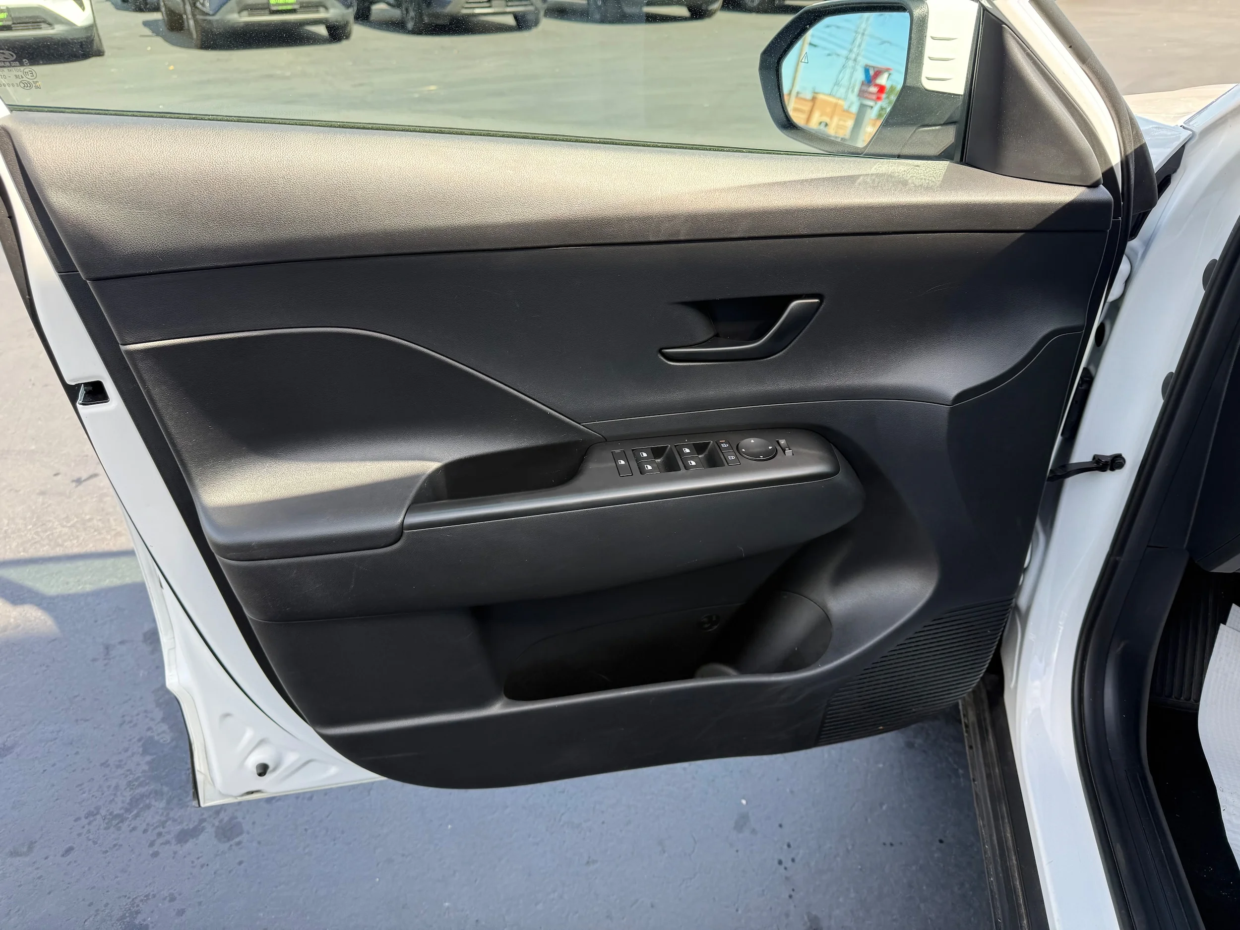 Used 2025 Atlas White Hyundai SEL image 13
