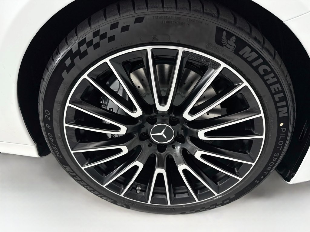 New 2027 MANUFAKTUR Moonlight White Magno Mercedes-Benz E 53 AMG® image 32