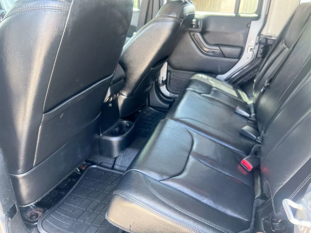 Used 2017 Silver Jeep Unlimited Sahara image 22