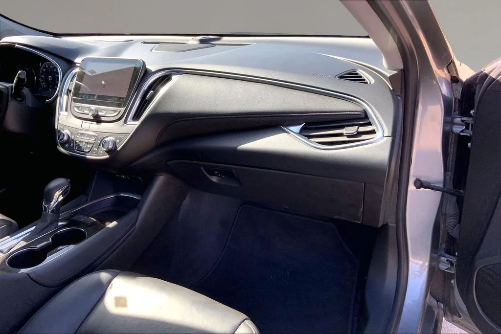 Used 2023 Sterling Gray Metallic Chevrolet LT image 17