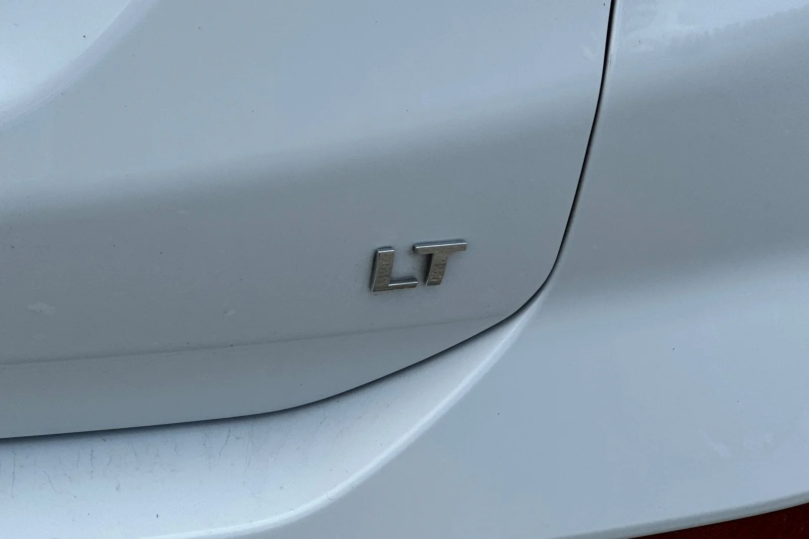 Used 2018 Summit White Chevrolet LT image 6