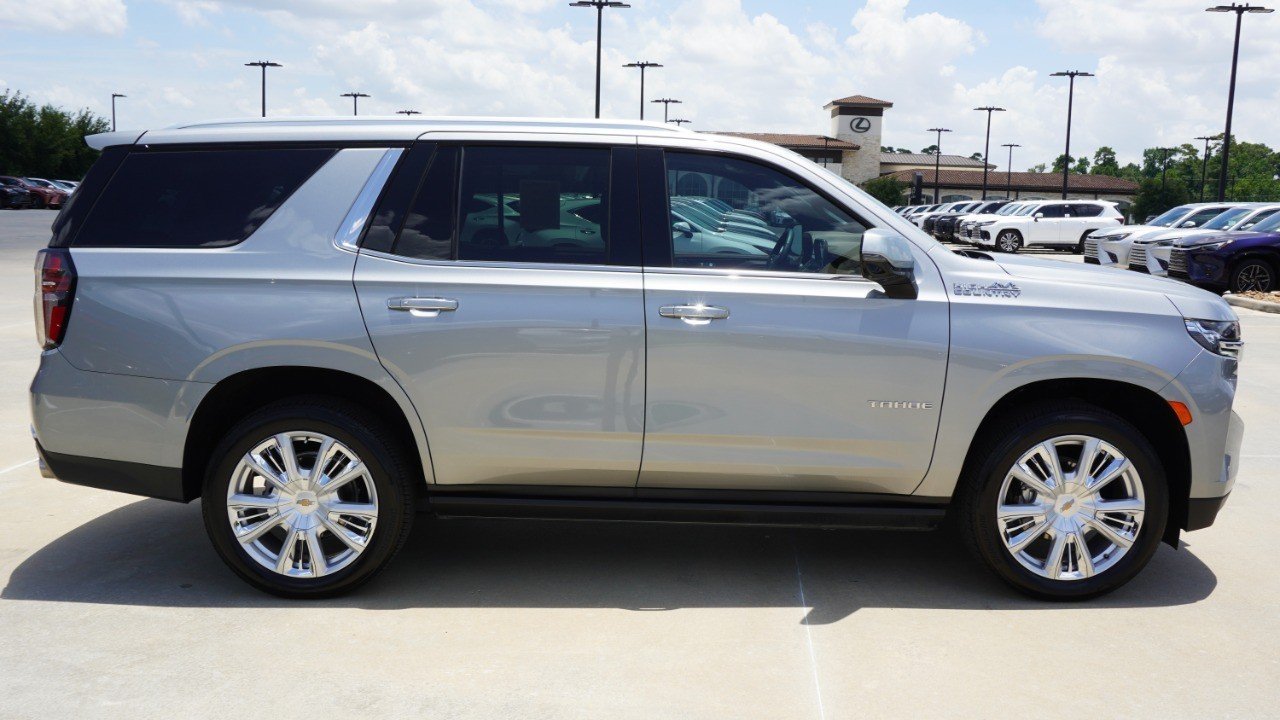 Used 2024 Gray Chevrolet High Country image 4
