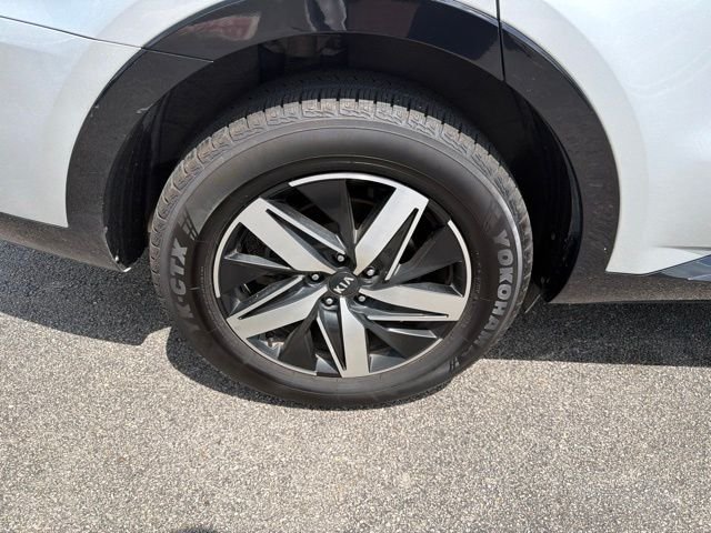 Used 2021 Silver Kia EX image 12