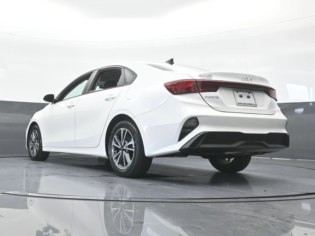 Used 2023 Snow White Pearl Kia LXS image 51
