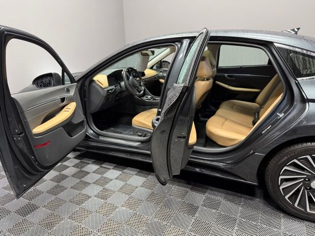 Used 2023 Gray Hyundai Limited image 13