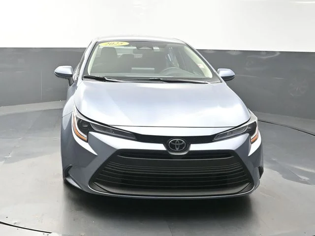 2025 Toyota Corolla LE - Photo 2
