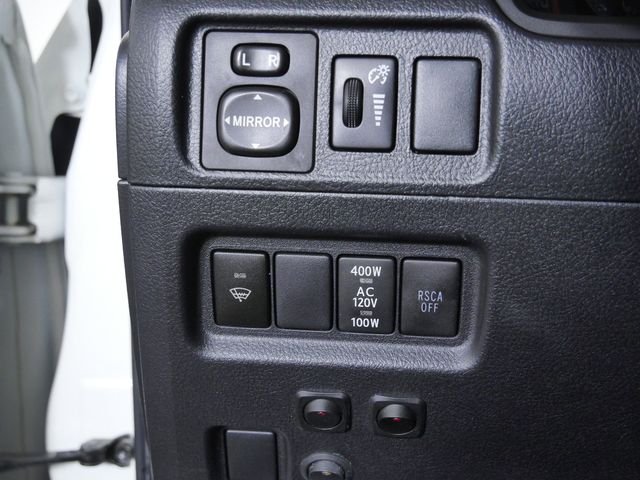 Used 2013 White Toyota Limited image 25
