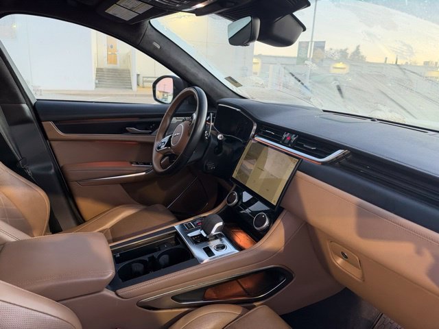 Used 2023  Jaguar P250 S image 14