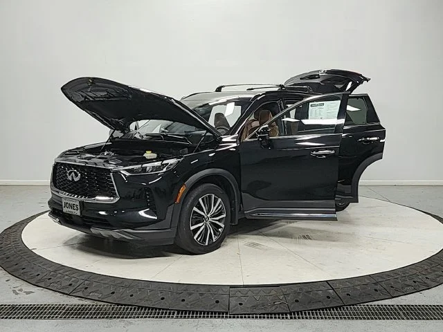 Used 2023 Black INFINITI Autograph image 12