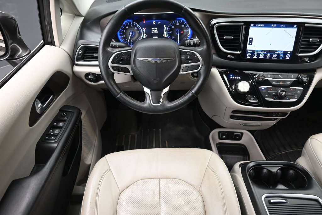 Used 2018 Gray Chrysler Touring L Plus image 16